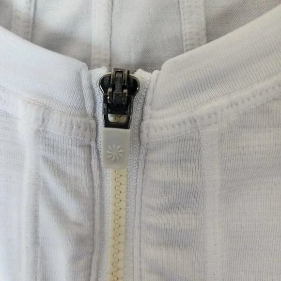 Athleta T-Shirt Women's Size Medium White V-Neck Long Sleeve Front Zip - Picture 12 of 12